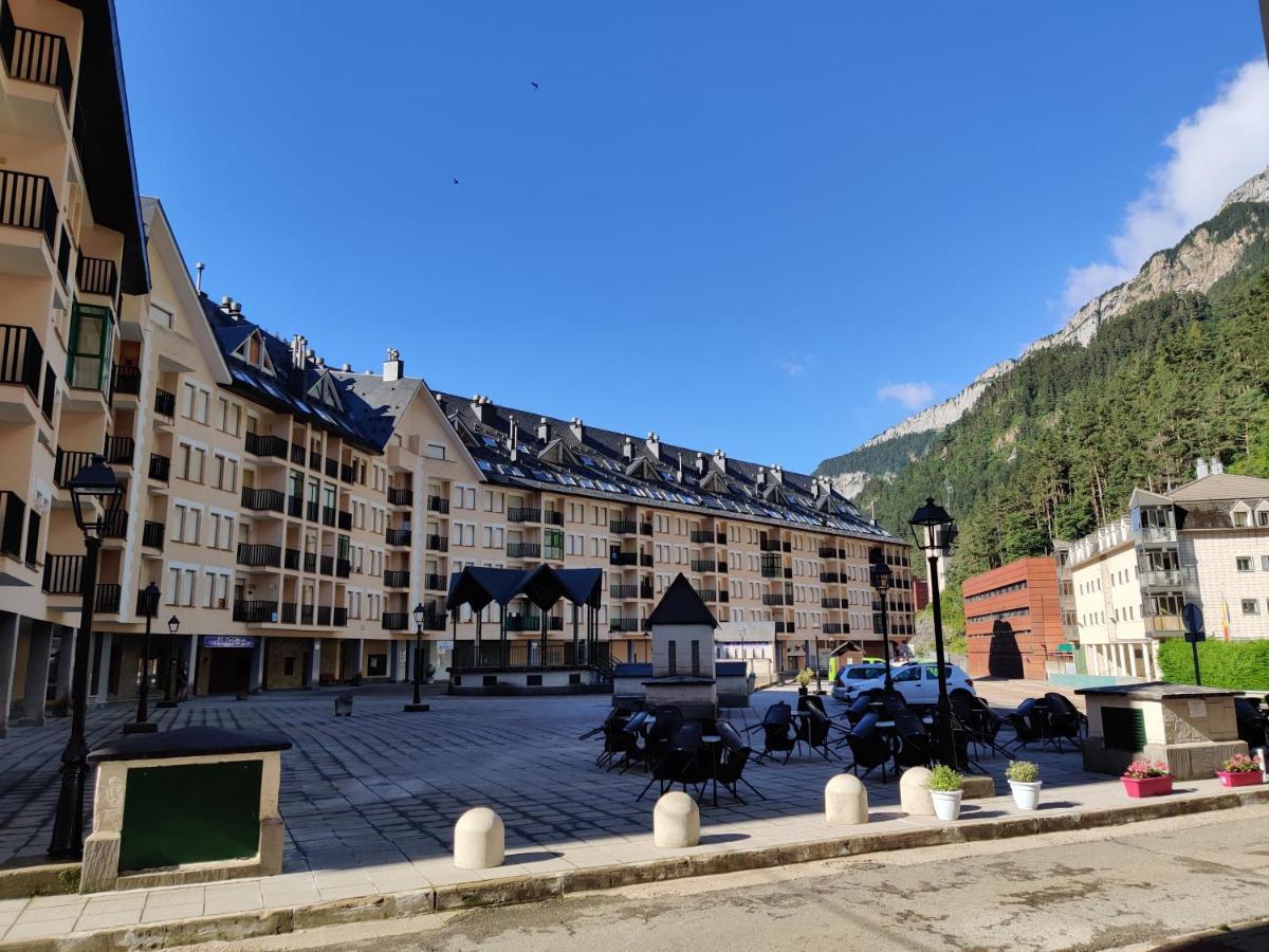 "Leo Pixel" Avairent Canfranc Estacion Apartment Bagian luar foto