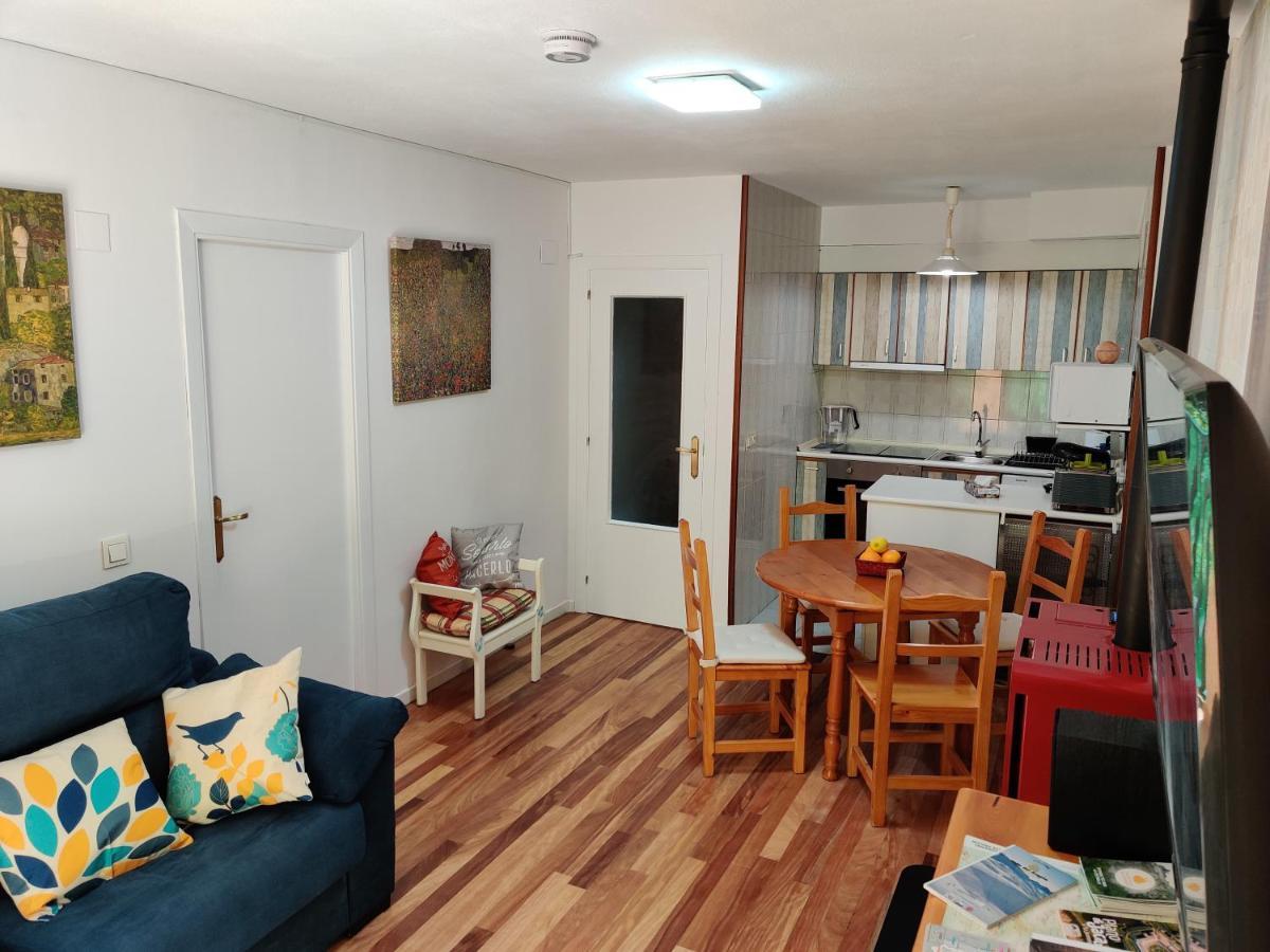 "Leo Pixel" Avairent Canfranc Estacion Apartment Bagian luar foto