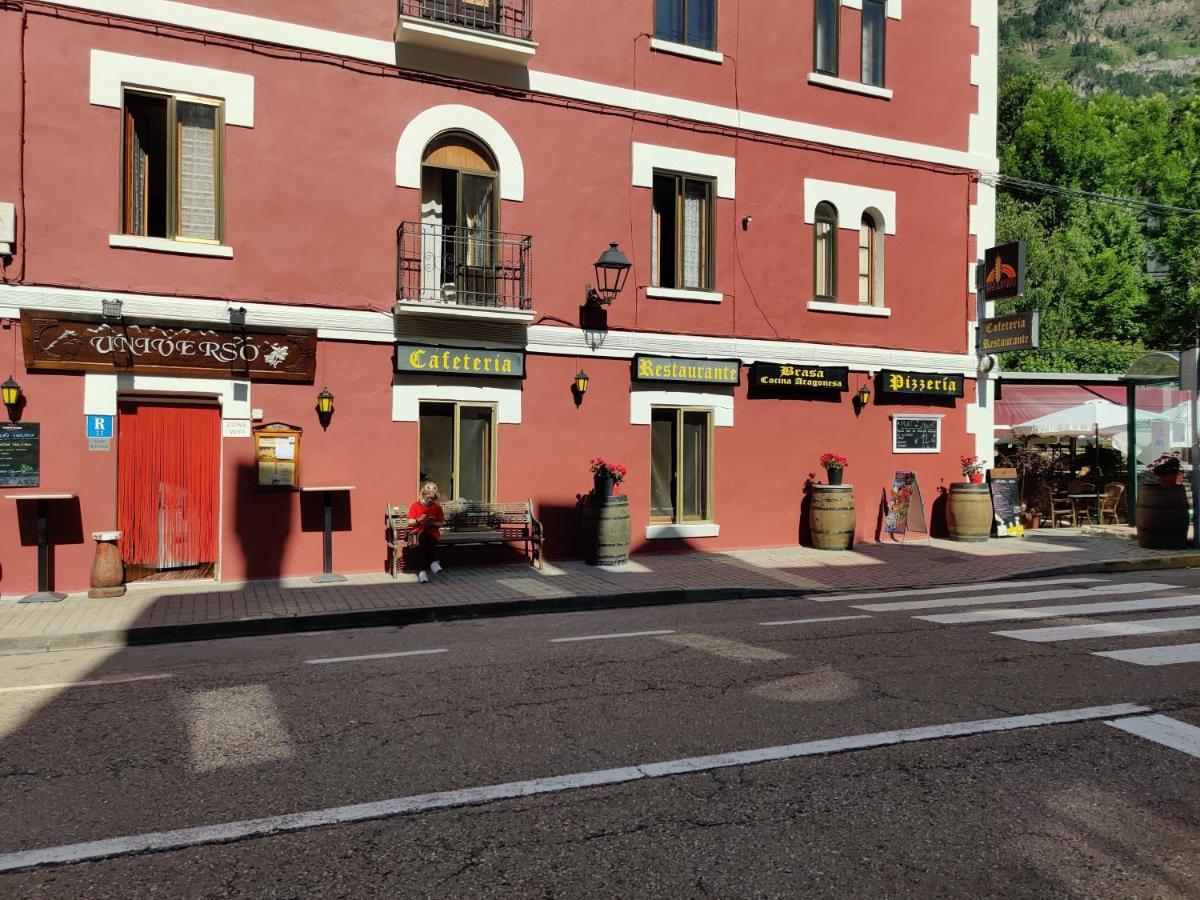 "Leo Pixel" Avairent Canfranc Estacion Apartment Bagian luar foto